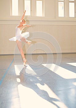 Young woman Ballet