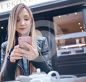 Young woman in cafes