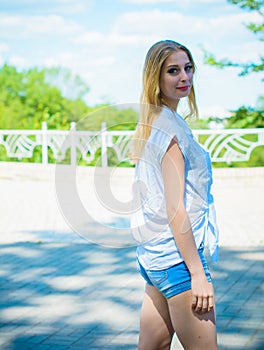 Young woman lifestyle portrait at nature