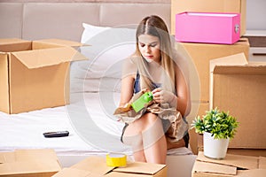 The young woman moving to new place