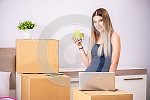 The young woman moving to new place