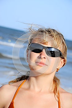 Young woman wearing a sunglasses