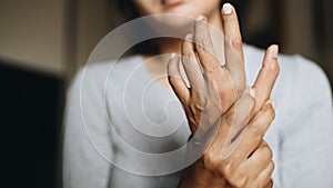 Young women have wrist pain