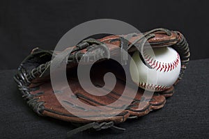 Youth T-Ball Mitt With White Safety Baseball photo