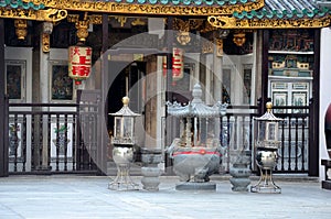 Yueh Hai Ching Teochew Chinese Taoist temple Phillip Street Singapore