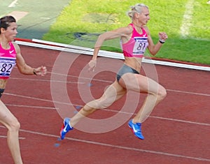 Yuliya Gushchina and Anastasiya Kapachinskaya