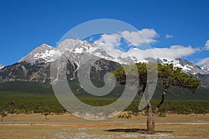 Yulong jokul of Yunnan photo