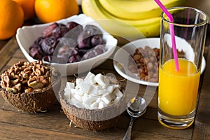 Delicioso desayuno sobre el de madera mesa. saludable comida 