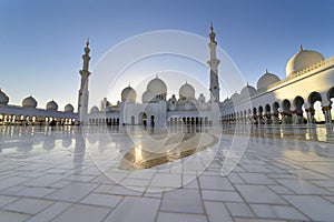 Zayed Mosque in Abu dabi photo