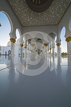 Zayed Mosque in Abu dabi photo