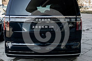 Zeekr 009 electric minivan