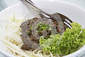 Zha jiang mian, Chinese cuisine