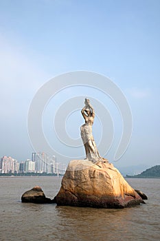 Zhuhai Lovers Road waterfront Zhuhai Fisher Girl sculpture like