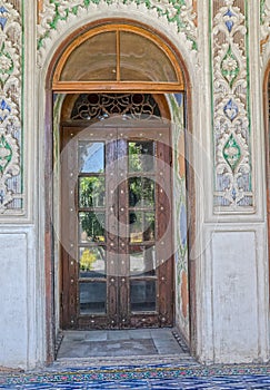 Zinat ol Molk House wooden room door