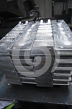 Zinc, a lustrous diamagnetic metal