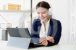 Zoom videochat corporate webinar business woman