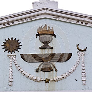 Zoroastrian symbols