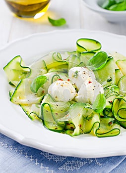 Zucchini salat