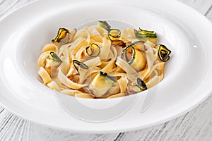 Zucchini tagliatelle pasta