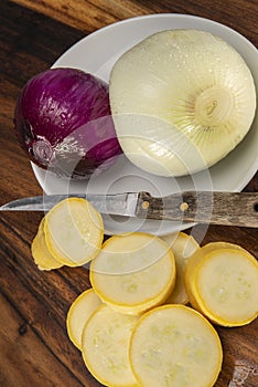 Zuccini-squash and onions