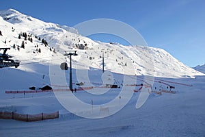 Zurs and Lech am Arlberg Ski Piste with Cable Car Lifts