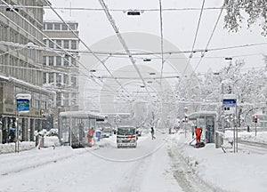 ZÃÂ¼rich: Public traffic collaps after heavy snowfall