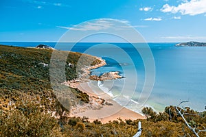 Ðžcean coastline with beaches and hills.