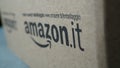 Amazon box detail with the Italian wording and the link to evaluate