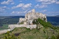 Starobylá zrúcanina Spišského hradu, Slovensko za letného slnečného dňa