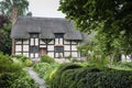 Anne Hathaway`s William Shakespeare`s wife famous thatched cottage and garden at Shottery, just outside Stratford upon Avon, En Royalty Free Stock Photo