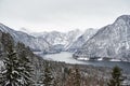 Ansicht von berÃÂ¼hmtem HallstÃÂ¤tter See und von ÃÂ¶sterreichischen Alpen in Hallstatt. Winter