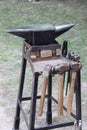Anvil and sledgehammers