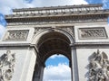 Detalle del Arco del Triunfo con cielo azul en Paris, France, Royalty Free Stock Photo