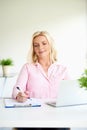 Businesswoman fill the form Royalty Free Stock Photo