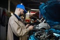 Automechanic Using Tablet PC