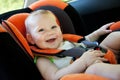 Dítě úsměv v auto 