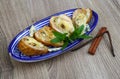 Baked pear with blue cheese