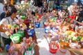 BANGSAPHAN, THAILAND - DECEMBER 18 : Unidentified Buddhists