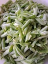 Beans that have been cut into small pieces. As an ingredient for making vegetables.