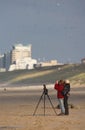 Birdwatching on the beach, Vogels kijken langs de kust Royalty Free Stock Photo