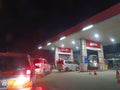 Long queues for filling subsidized gasoline, until nightfall