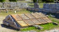 Box grave consisting of five calcareous plates in Paestum