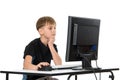 Chlapec na jeho počítač 
