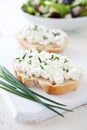 Bread with curd with herbs