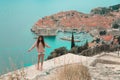 Brunette Girl tourist visiting mountain viewpoint sightseeing i Royalty Free Stock Photo