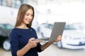 brunnete woman holding laptop Royalty Free Stock Photo