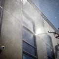 Building pressure washing