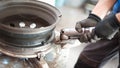 Auto mechanic vulcanizer using grinding wheel in auto vulcanizing service