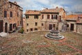 Castiglione d`Orcia, Siena, Tuscany, Italy: the square Piazza del Vecchietta with a 16th century well