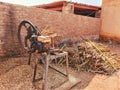 Chaff cutter grass hay straw fodder cutting motor belt mini machine animal cattle horses feed chara kadba kutti toka machine photo